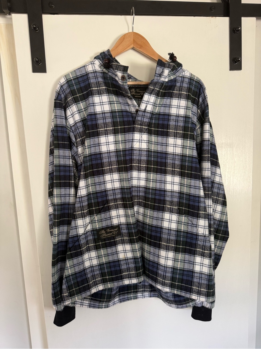 Vermont Flannel pullover Hoodie in Blue, Black, White and Green